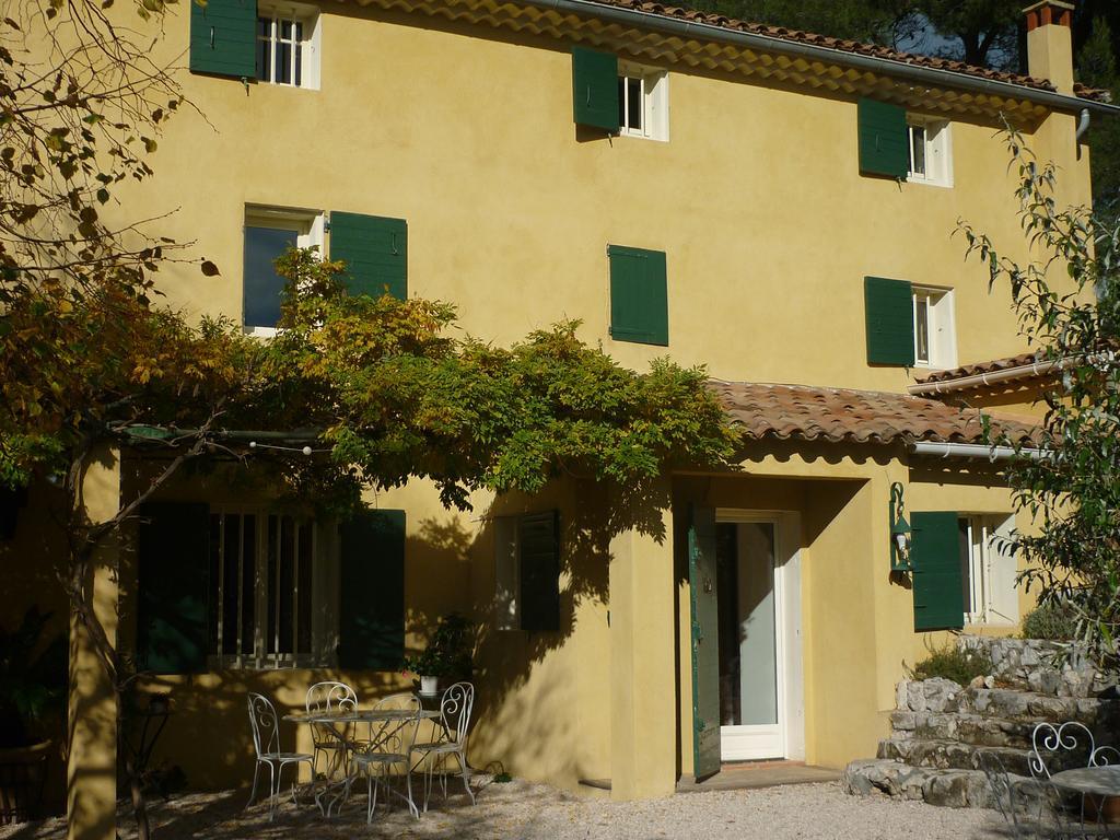 Le Mas Des Aludes La Destrousse Exterior photo